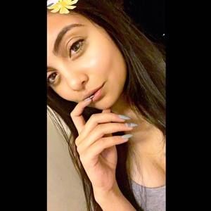 Meet your Posher, Vanessa